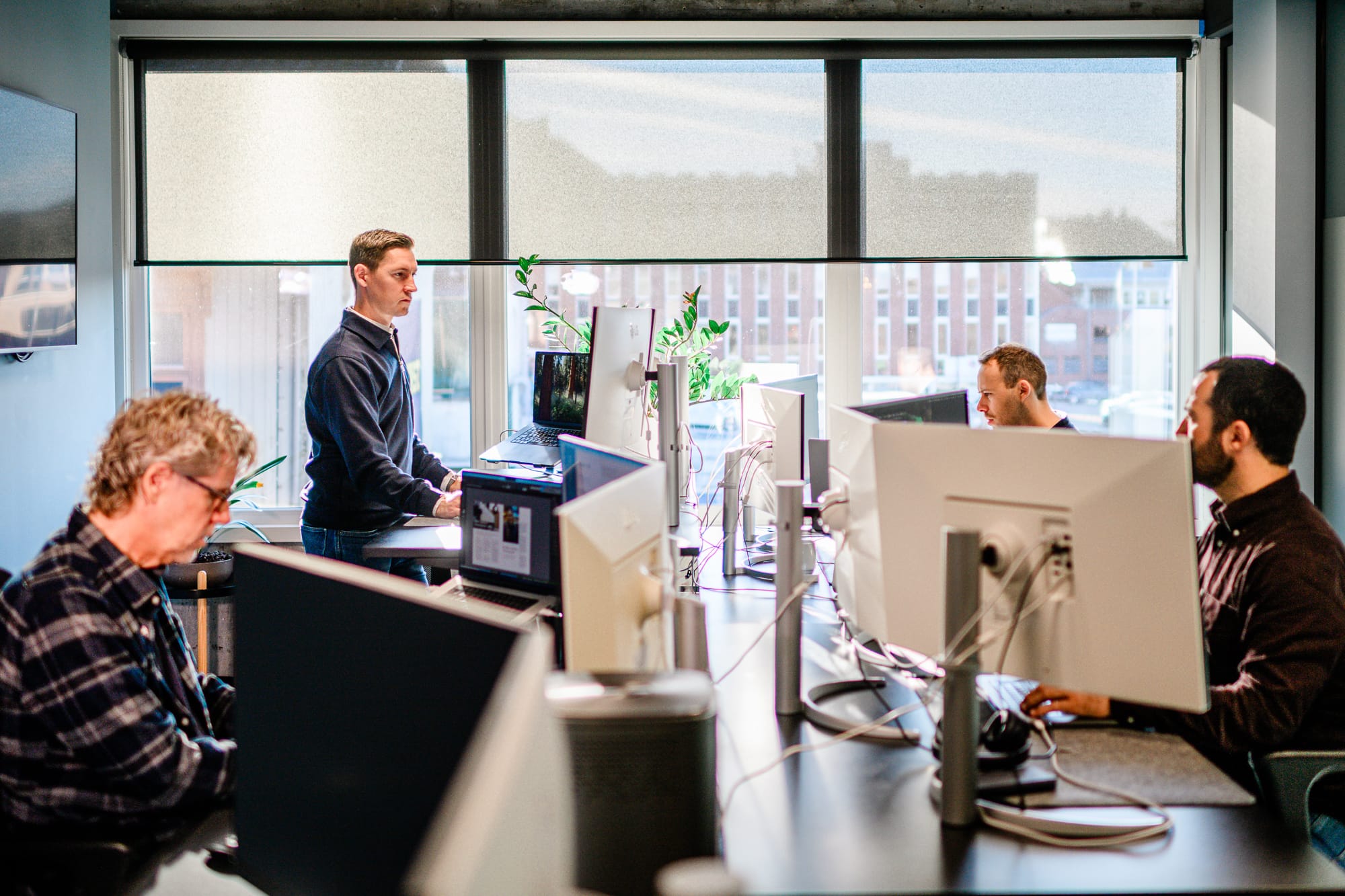 Drift av WooCommerce: Vi jobber tett på løsningen, med overvåkning og oppfølging av det som må fungere i en nettbutikk, fra checkout og betaling til integrasjoner.